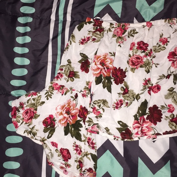 Ambiance White off the shoulder crop top - Picture 2 of 4